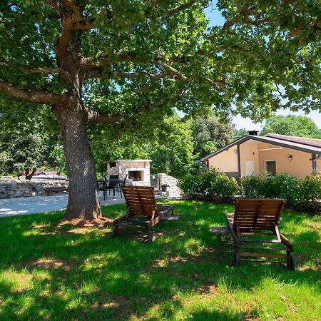 Вілла Old Oak Holiday House Ровінь Екстер'єр фото